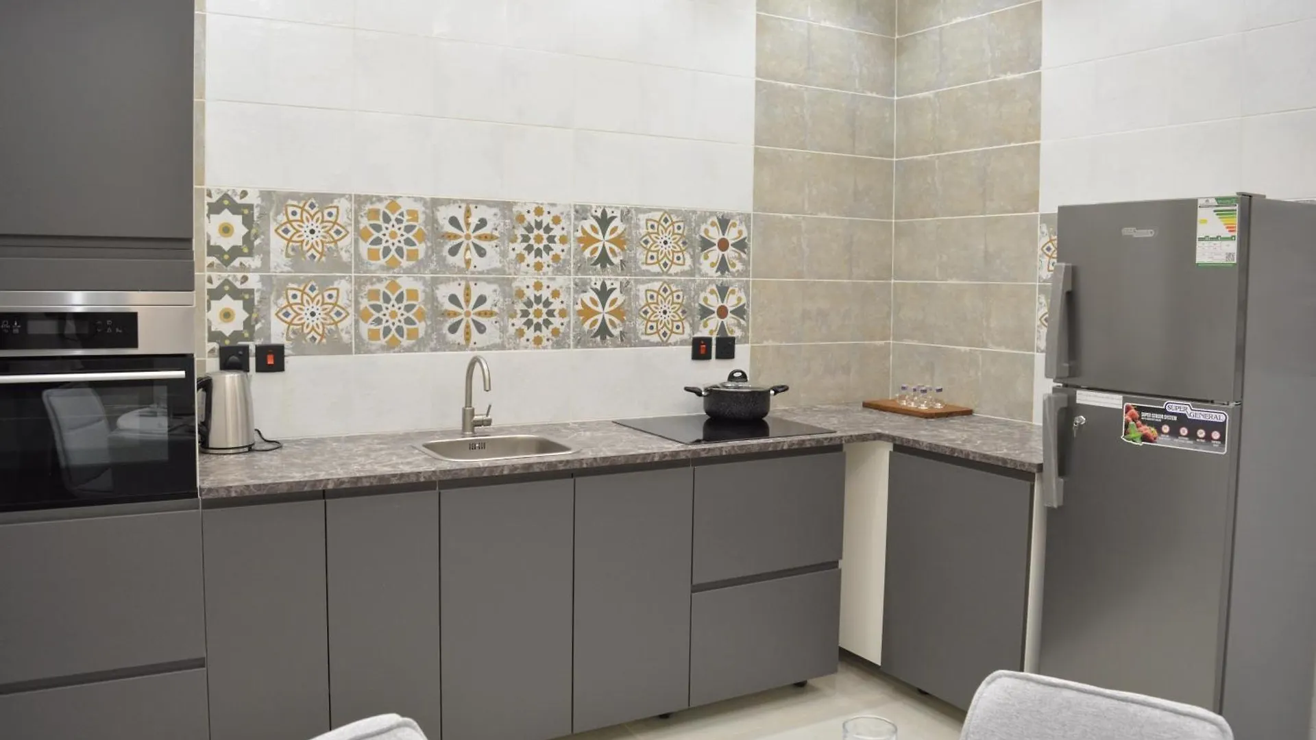 مساكن فوتهيلز الفاخرة Medina Apartment