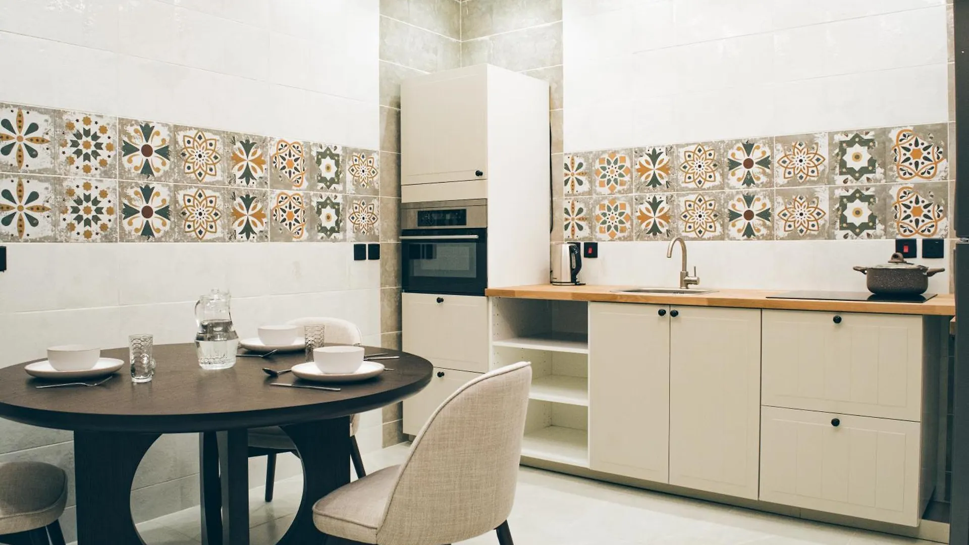 مساكن فوتهيلز الفاخرة Medina Apartment